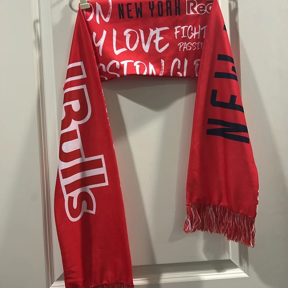 NWOT New York Red Bulls MLS double sided graphic soccer team scarf fringe hem